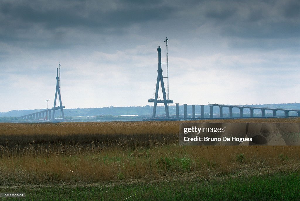 Building of Normandy Bridge