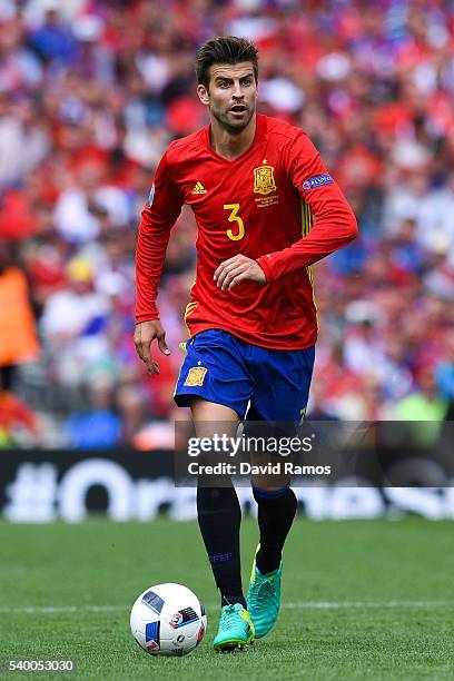 Gerard Pique of Spain runs with the ball during the UEFA EURO 2016 Group D match between Spain and Czech Republic at Stadium Municipal on June 13,...