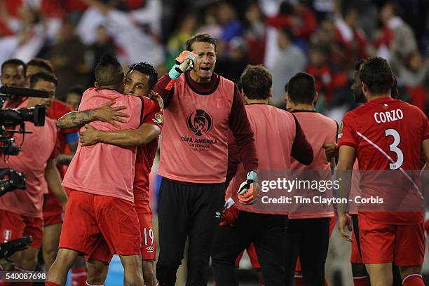 Peru celebrate their 1-0 win after the final whistle during the Brazil Vs Peru Group B match of the Copa America Centenario USA 2016 Tournament at...