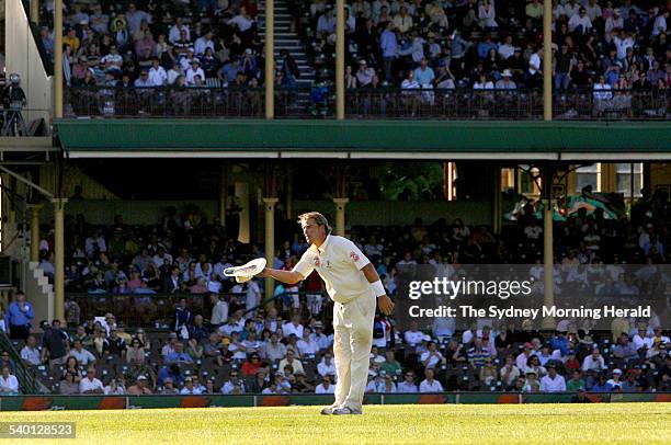 The Ashes 2006-2007. Australian spin bowler Shane Warne bows to the crowd in the Doug Walters' Stand after taking the wicket of English cricket...