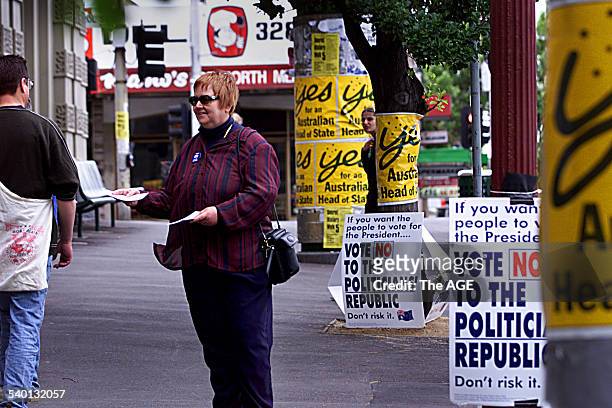 Monarchist Diana Burleigh hands out 'how to vote no' pamphlets at the North Melbourne Town Hall during the Republic referendum, 6 November 1999. THE...