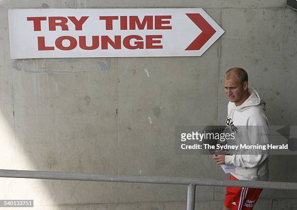 St. George Illawarra Dragons training. Nathan brown walks out to talk to the media, 21 September 2006. SMH Picture by CRAIG GOLDING