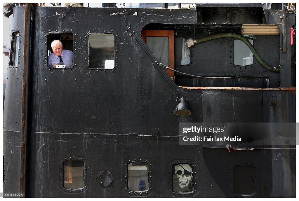 A Port Phillip Sea Pilot berths the unregistered Farley Mowat at Docklands, Melb