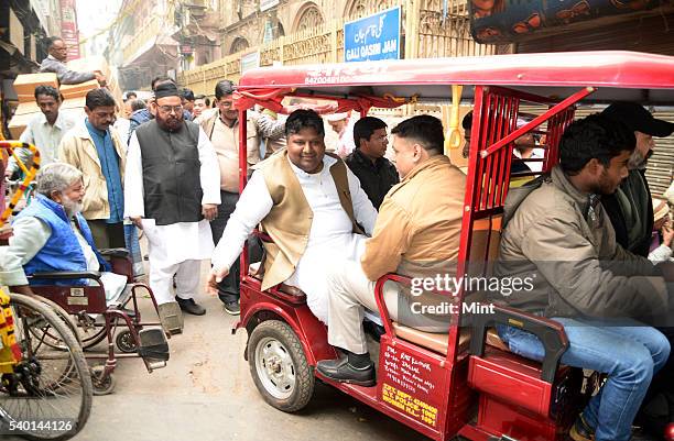 Imran Rind Rickshaw School Rickshaw Photos and Premium High Res Pictures - Getty Images