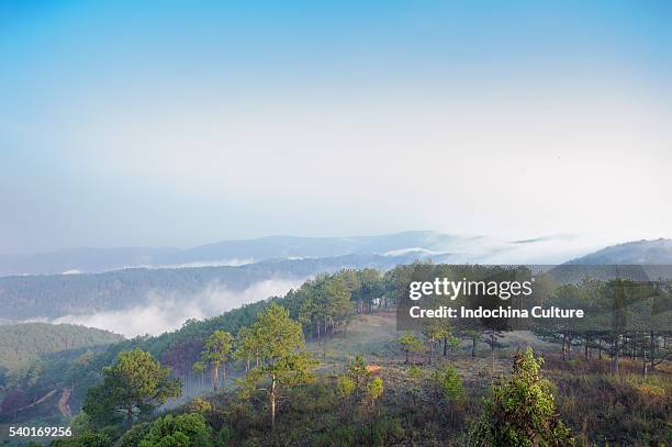 majestic sunrise over the hill - dubuque - fotografias e filmes do acervo