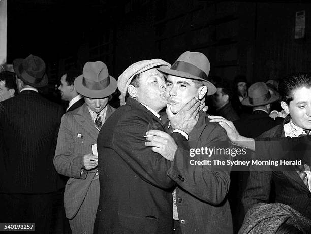 Italian immigrants arriving in Sydney on the ship Romolo on 20 April 1939 SMH NEWS Picture by MARTIN
