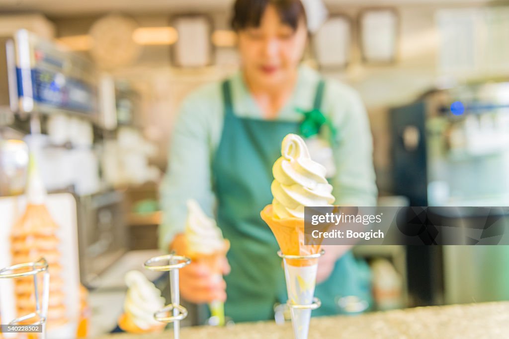 日本の山葵アイスクリームコーンビジネスで長野日本