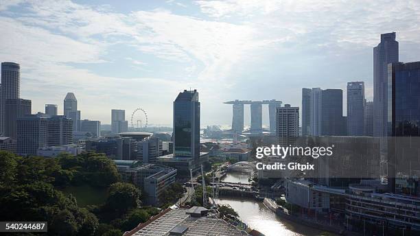 singapur city in morning dust - marina bay singapur stock pictures, royalty-free photos & images