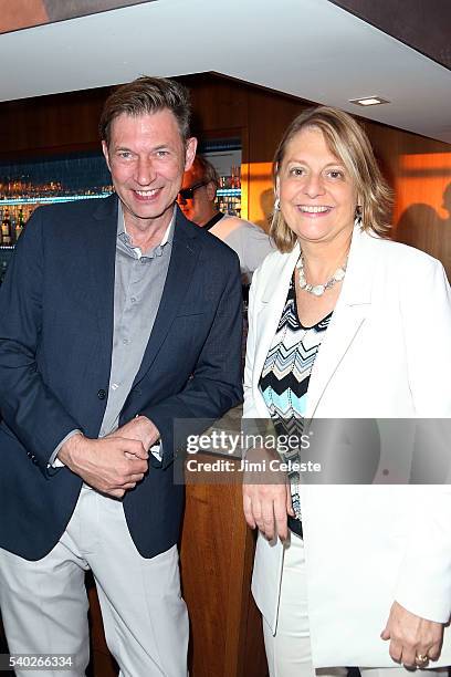 Laura R. Walker 24 Nypr Stock Photos, High-Res Pictures, and Images - Getty Images