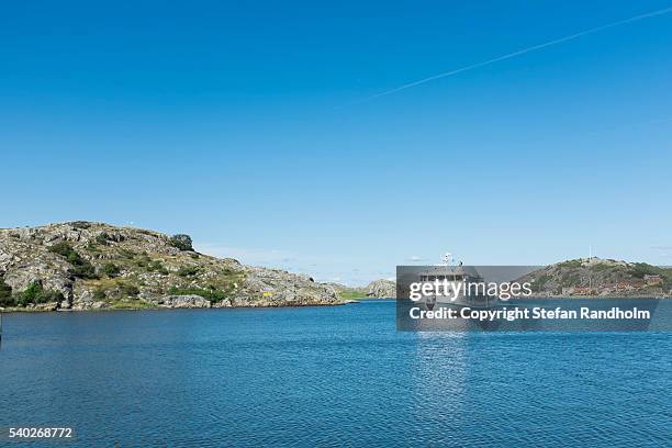 archipelago ferry - archipelago stockfoto's en -beelden