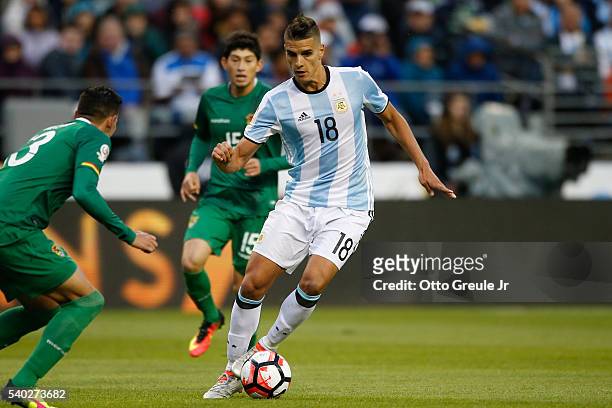 Erik Lamela of Argentina dribbles against Bolivia during the 2016 Copa America Centenario Group D match at CenturyLink Field on June 14, 2016 in...