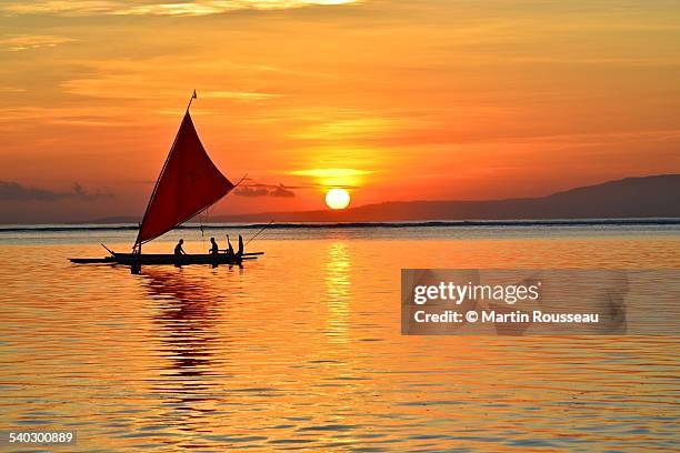 bali's sunrise and the boat - sanur bildbanksfoton och bilder