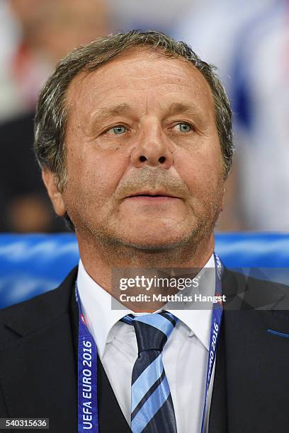 Jan Kozak head coach of Slovakia looks on during the UEFA EURO 2016 Group B match between Russia and Slovakia at Stade Pierre-Mauroy on June 15, 2016...
