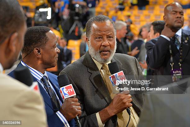 697 Jamaal Wilkes Photos & High Res Pictures - Getty Images