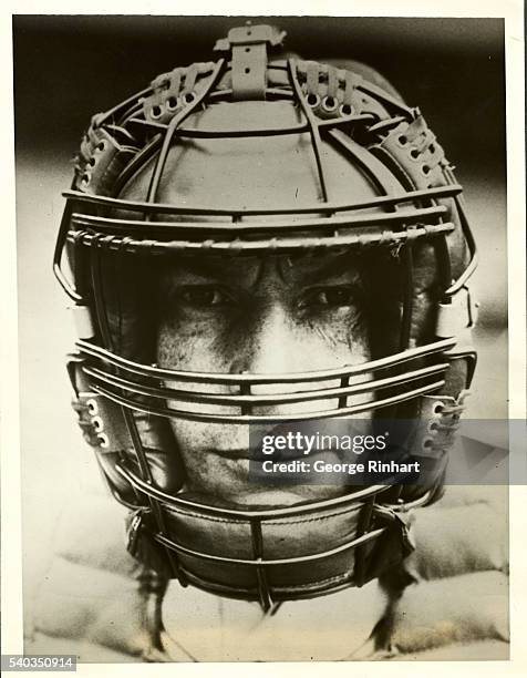 This new clear-vision baseball catcher's mask worn by Bubbles Hargrave, of the Cincinnati Reds, has just made its appearance. Points of vantage...