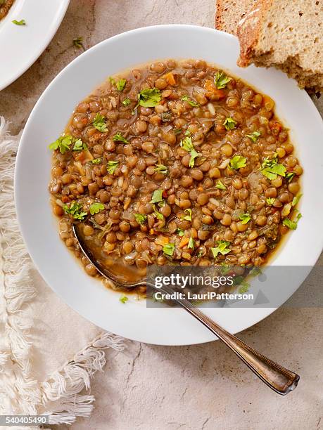 lentil soup with crusty bread - lentil 個照片及圖片檔