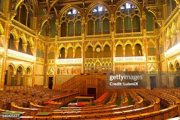 inside the parliament hungarian - sede do parlamento húngaro - fotografias e filmes do acervo