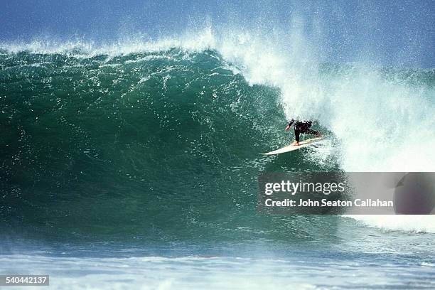 surfing at jeffrey's bay - jeffreys bay stock pictures, royalty-free photos & images