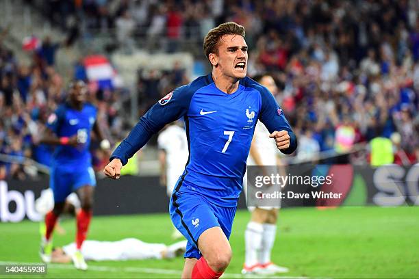 Antoine Griezmann of France puts France ahead during the UEFA EURO 2016 Group A match between France and Albania at Stade Velodrome on June 15, 2016...