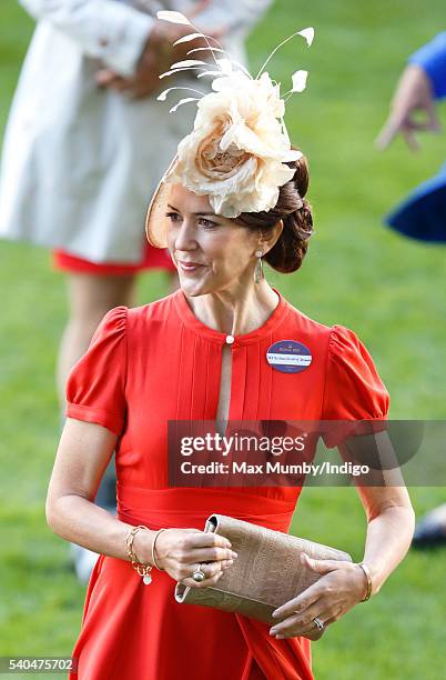 Crown Princess Mary of Denmark attends day 2 of Royal Ascot at Ascot Racecourse on June 15, 2016 in Ascot, England.