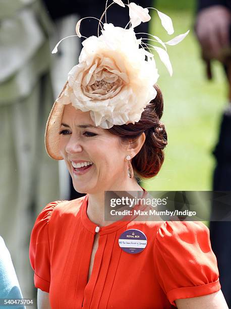 Crown Princess Mary of Denmark attends day 2 of Royal Ascot at Ascot Racecourse on June 15, 2016 in Ascot, England.