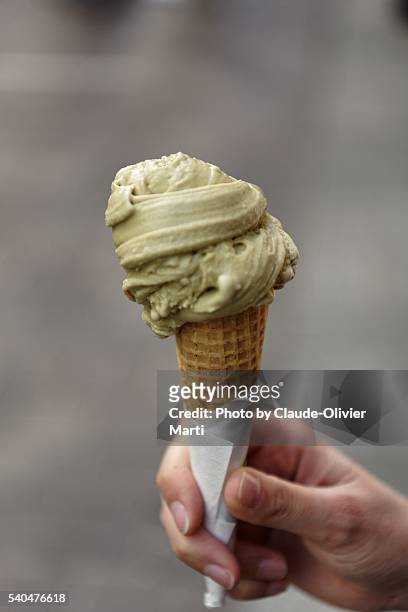 pistachio ice cream - pistachio ice cream stock pictures, royalty-free photos & images