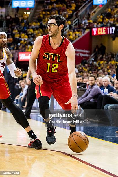 Kirk Hinrich of the Atlanta Hawks drives during the second half of the NBA Eastern Conference semifinals against the Cleveland Cavaliers at Quicken...