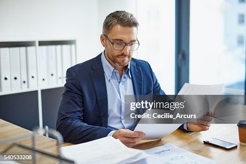 Durch seinen Papierkram blasen Durch seinen Papierkram blasen