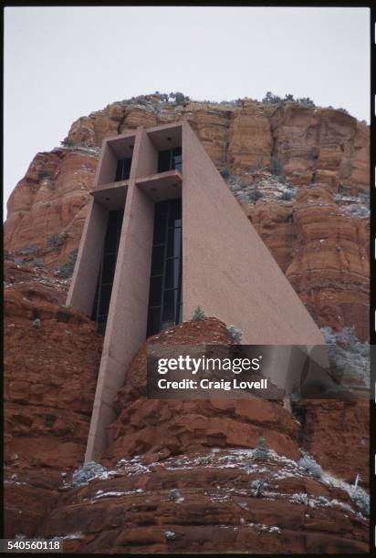 chapel of the holy cross - chapel of the holy cross sedona stock pictures, royalty-free photos & images