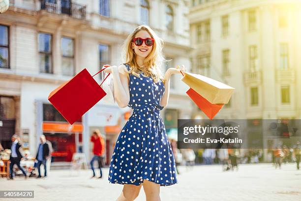 shopping woman in the city - white shopping bag bildbanksfoton och bilder