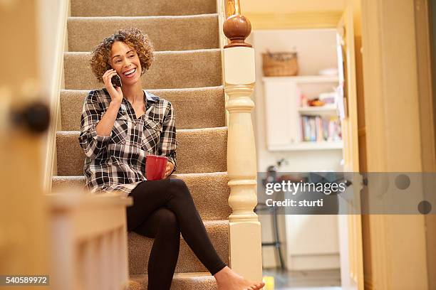 tea and a natter - vaste telefoon stockfoto's en -beelden