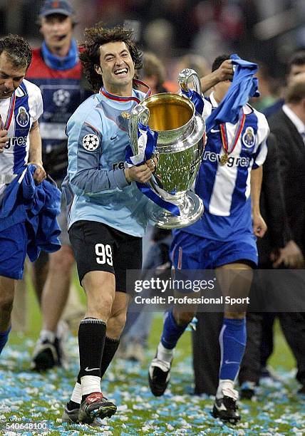 Vitor Baia of FC Porto celebrates with the trophy after winning the UEFA Champions League Final match between AS Monaco and FC Porto at the AufSchake...