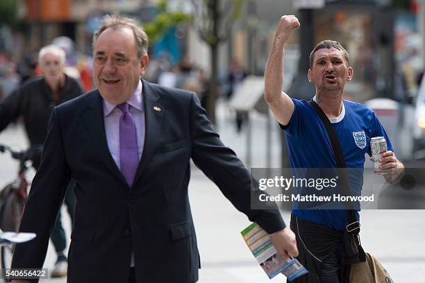 Former first Minister of Scotland Alex Salmond MP is shouted at by a member of the public during a rally with Leanne Wood, leader of Plaid Cymru on...