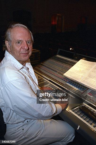 Karlheinz Stockhausen*22.08..2007+Musiker, Komponist, Arrangeur, DPortrait am Mischpult-