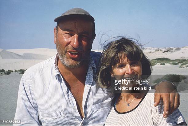 Der deutsche Schauspieler Manfred Krug mit seiner Ehefrau Ottilie. Undatiertes Foto.