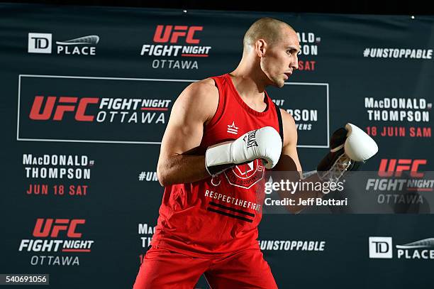 Ufc Rookie Rory Macdonald 1,398 Rory Macdonald Photos & High Res Pictures - Getty Images
