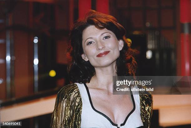 Maria Mathis Singer 448 Maria Mathis Stock Photos, High-Res Pictures, and Images - Getty Images