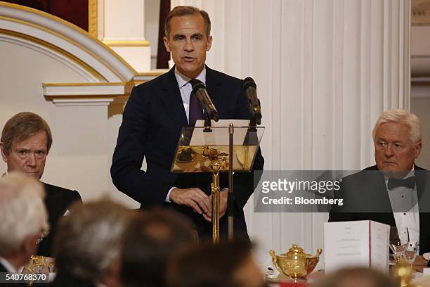 Mark Carney, governor of the Bank of England, center, speaks during the annual Bankers and Merchants dinner at Mansion House in London, U.K., on...