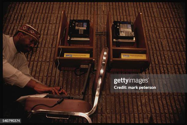 Y2k Computer Problem Y2k Problem Photos and Premium High Res Pictures - Getty Images