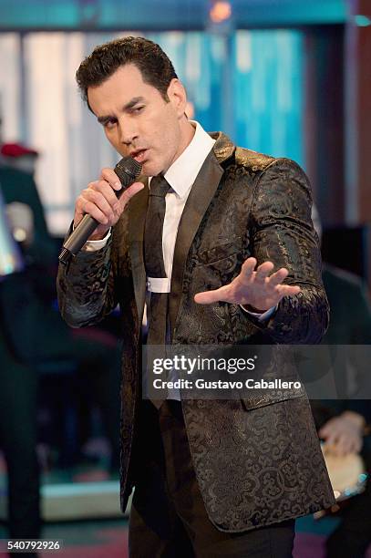 David Zepeda is seen on the set of 'El Gordo y La Flaca' at Univision Studios on June 16, 2016 in Miami, Florida.