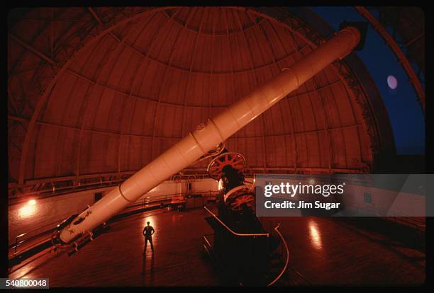 40-inch refractor at yerkes observatory - astronomer stock pictures, royalty-free photos & images