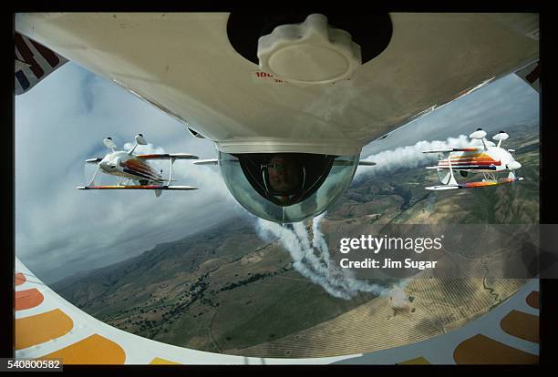 man upside-down in cockpit - stunt pilot stock pictures, royalty-free photos & images