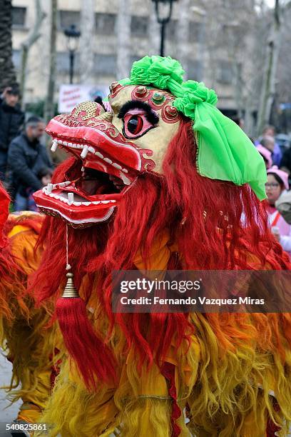 chinese new year - barcelona celebrates the chinese new year stock-fotos und bilder