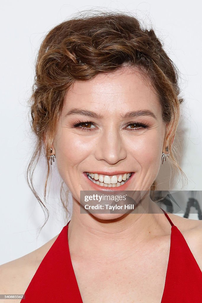 Actress Yael Stone attends the premiere of "Orange is the New Black"... News Photo Getty Images