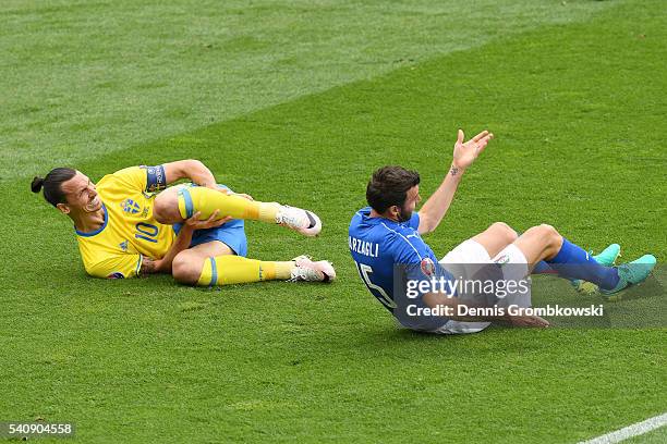 Zlatan Ibrahimovic of Sweden and Andrea Barzagli of Italy are involved in an incodent insdie the penalty area during the UEFA EURO 2016 Group E match...