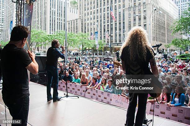 Singer Craig Morgan performs during "FOX & Friends" All American Concert Series at FOX Studios on June 17, 2016 in New York City.