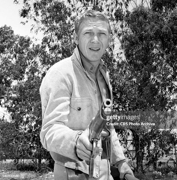 Steve Mcqueen With Gun Photos and Premium High Res Pictures - Getty Images