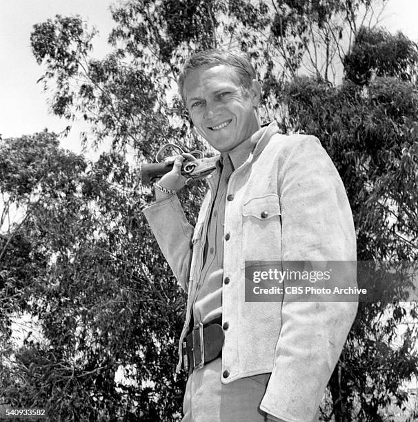 65 Steve Mcqueen With Gun Stock Photos, High-Res Pictures, and Images
