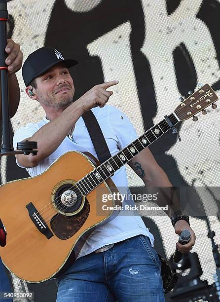 Singer/Songwriter Granger Smith performs during 2016 Windy City LakeShake Country Music Festival - Day 1 at FirstMerit Bank Pavilion at Northerly...
