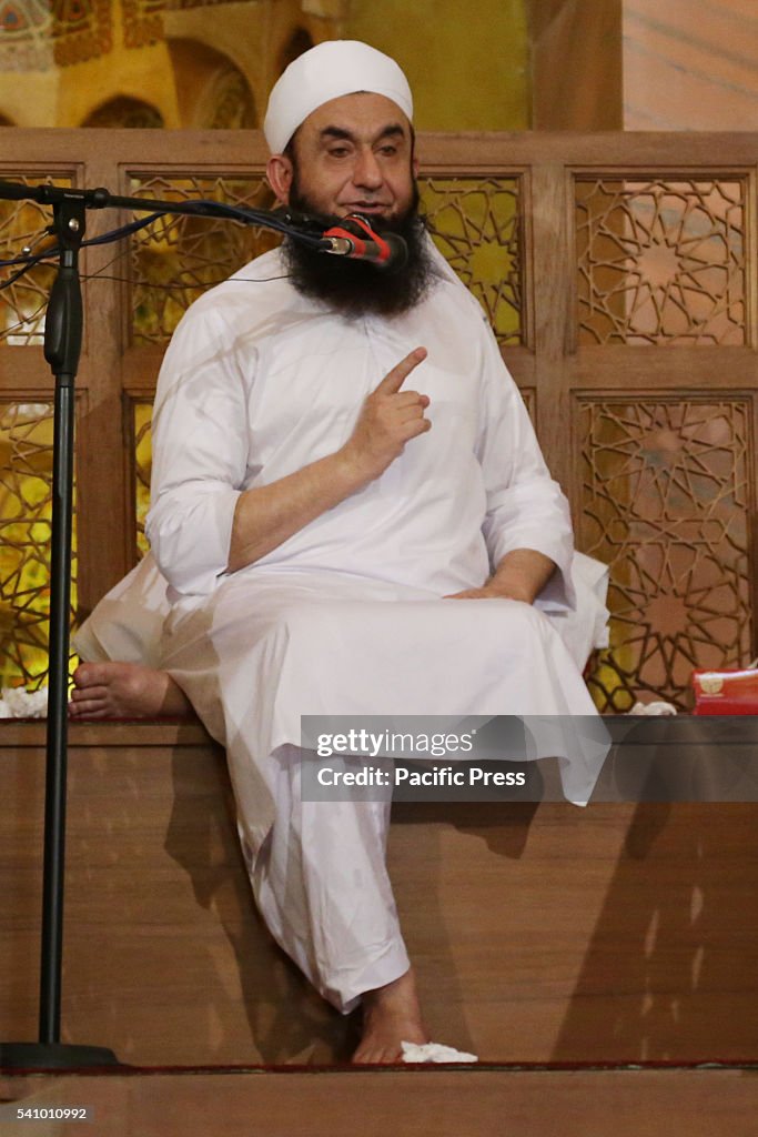 Pakistani religious leader Molana Tariq Jameel addressing...